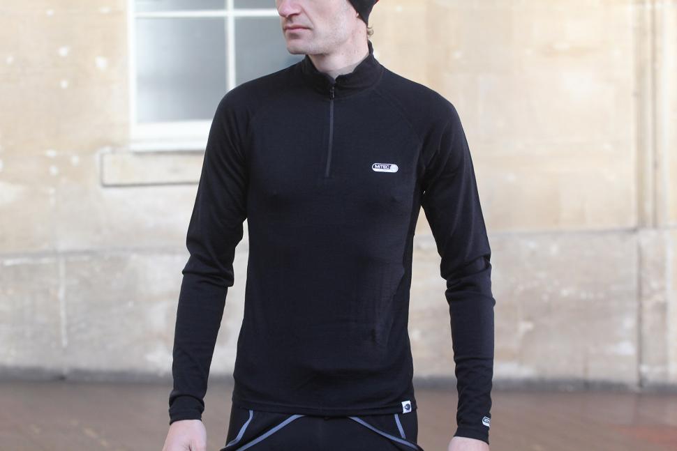 Review: Madison Isoler Merino Men's Long Sleeve Baselayer | road.cc